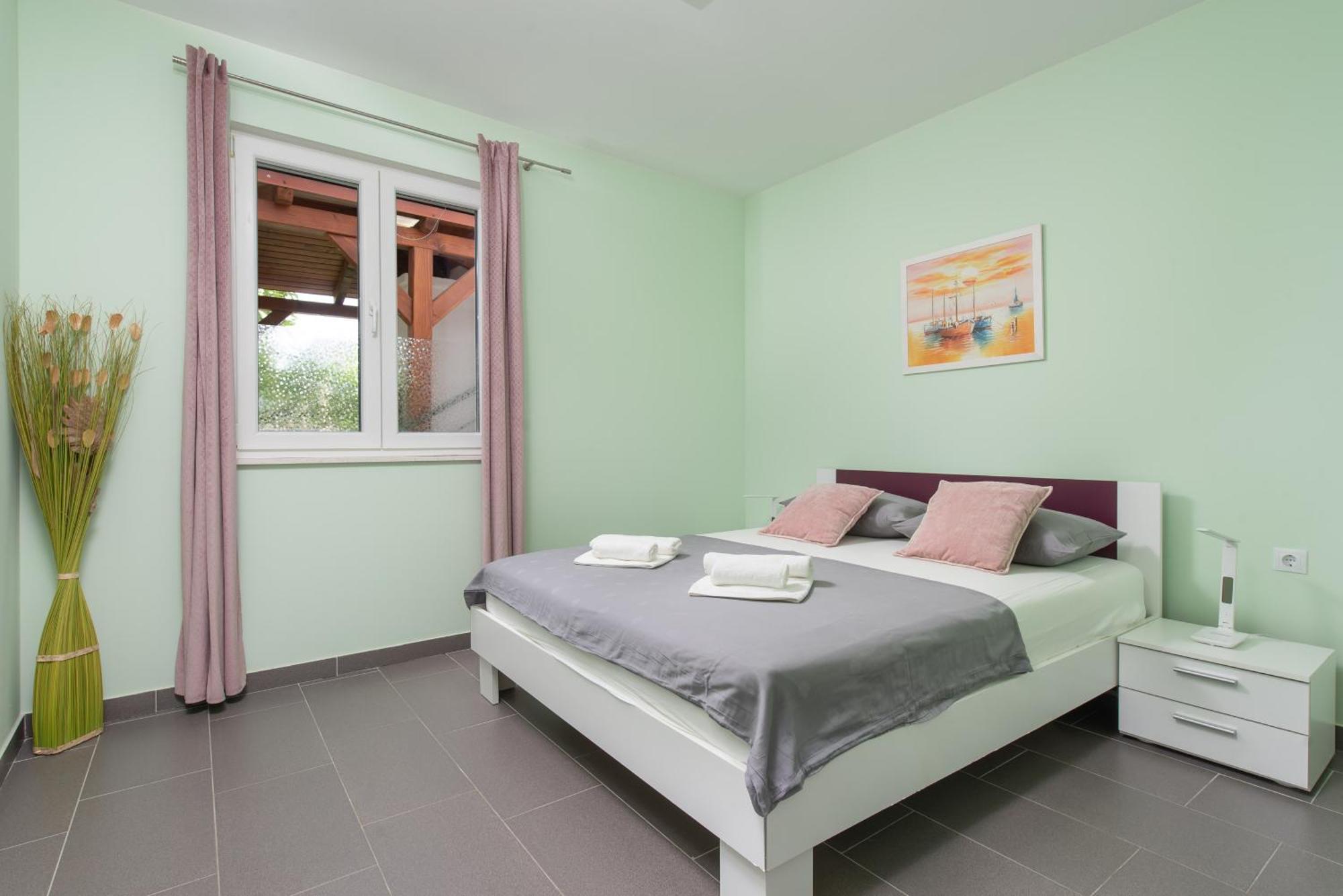Villa Barbara-Kastela With Heated Pool Exterior photo