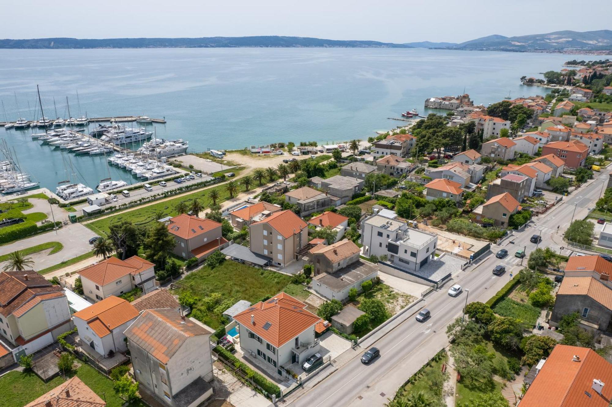 Villa Barbara-Kastela With Heated Pool Exterior photo