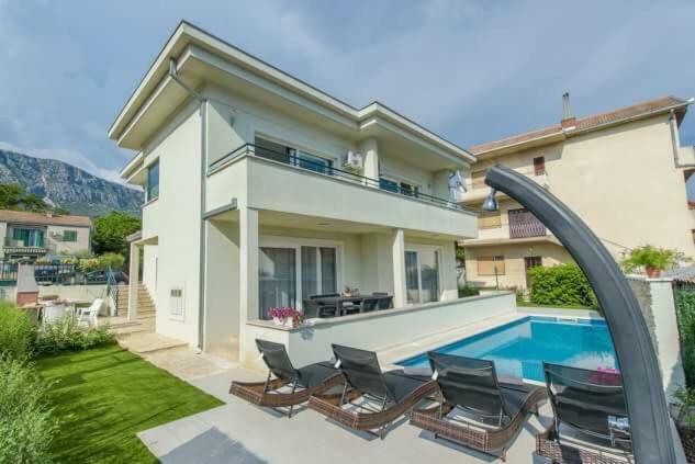 Villa Barbara-Kastela With Heated Pool Exterior photo