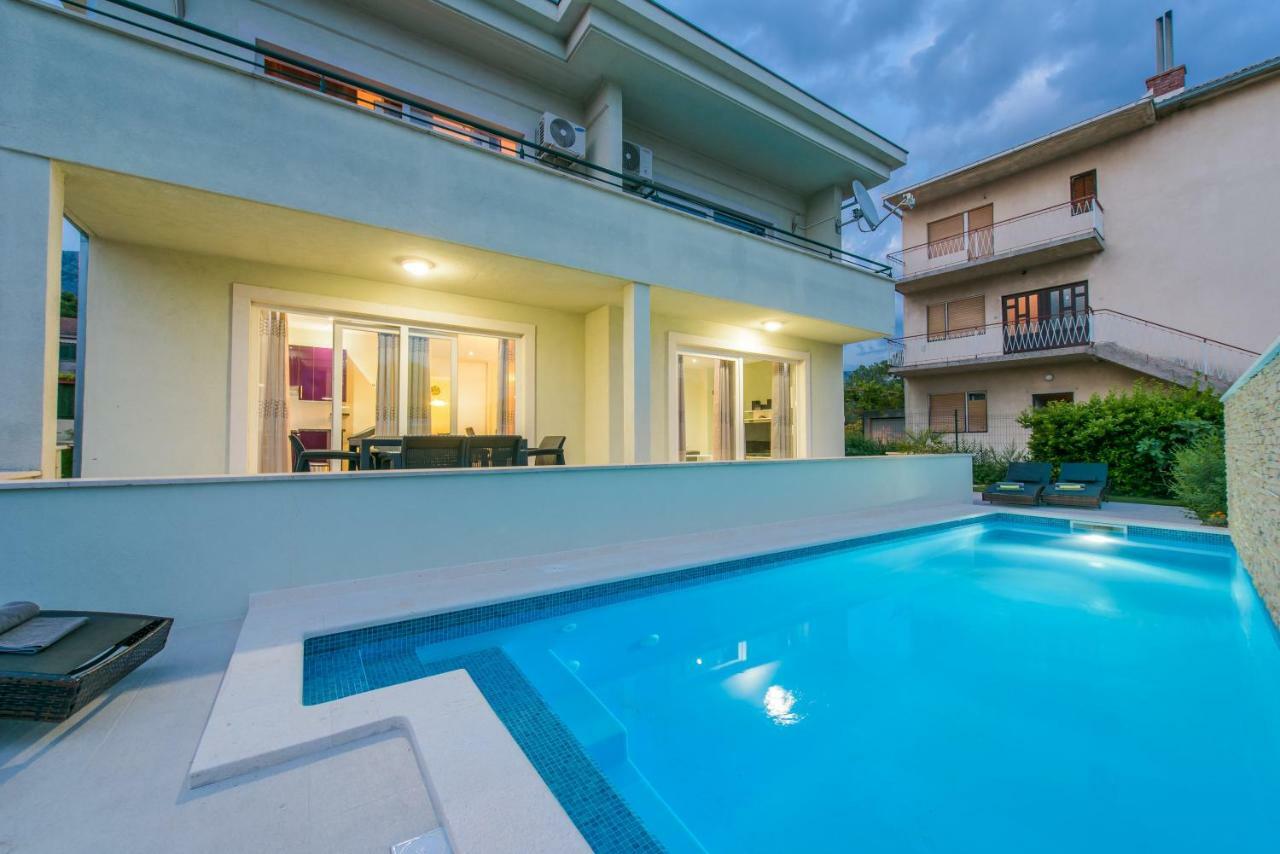 Villa Barbara-Kastela With Heated Pool Exterior photo