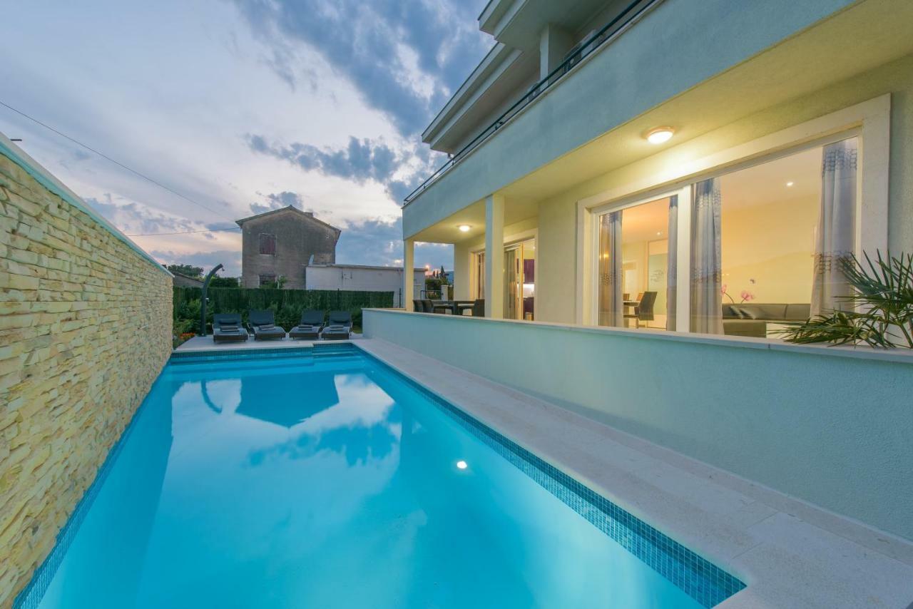 Villa Barbara-Kastela With Heated Pool Exterior photo