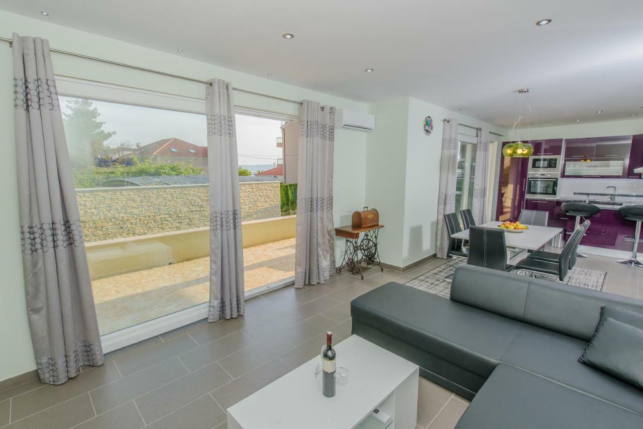 Villa Barbara-Kastela With Heated Pool Exterior photo